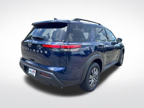 Used 2025 Nissan Pathfinder SV FWD image 9