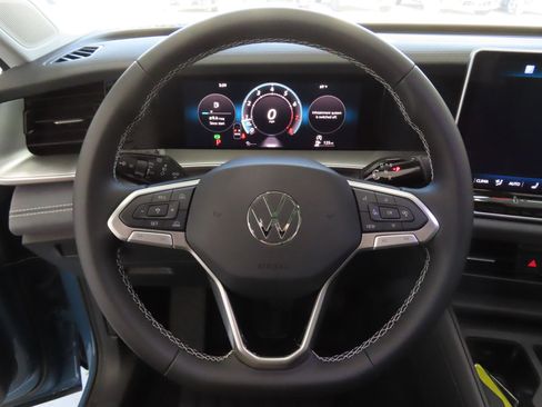 Certified 2026 Volkswagen Tiguan SE FWD image 15