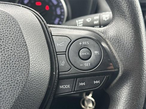 Used 2021 Toyota RAV4 LE image 22