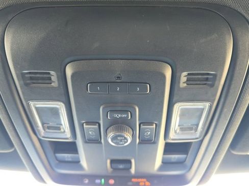 Used 2022 Chevrolet Suburban Z71 w/ Z71 Off-Road Package image 42