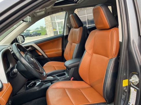 Used 2016 Toyota RAV4 Limited AWD/4WD image 15