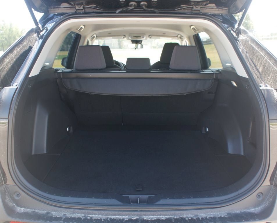 Used 2025 Toyota RAV4 XLE AWD/4WD image 16