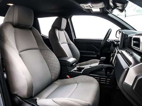 Used 2024 Toyota Tacoma SR5 image 7