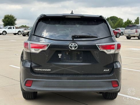 Used 2015 Toyota Highlander XLE FWD image 6