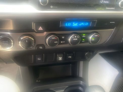 Used 2023 Toyota Tacoma SR5 AWD/4WD image 19