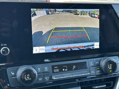 Used 2024 Toyota Grand Highlander AWD image 20
