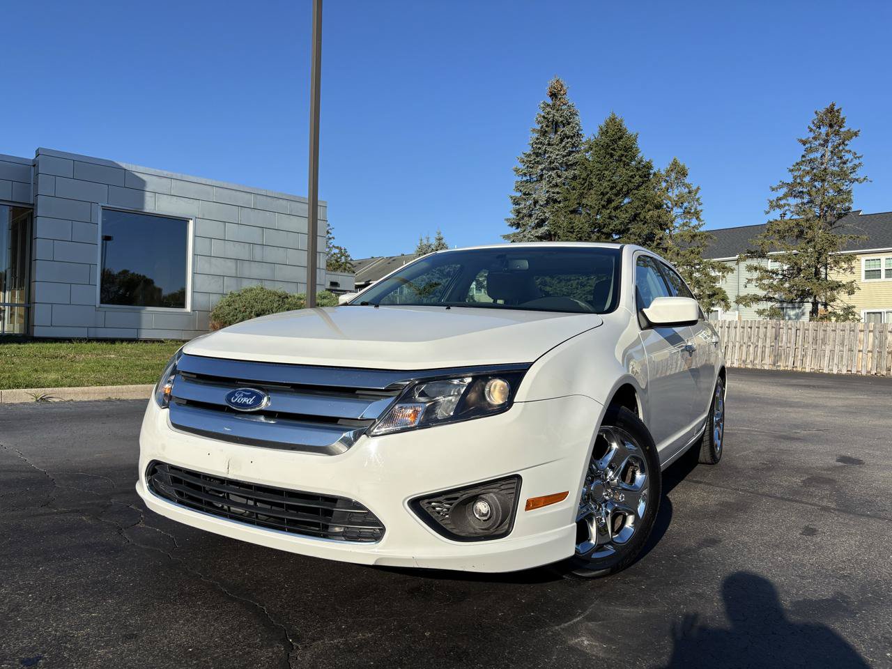 Used 2010 Ford Fusion SE FWD image 2