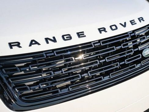 New 2026 Land Rover Range Rover Velar Dynamic SE image 11