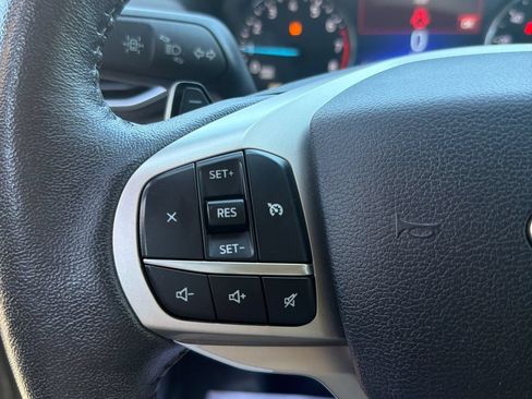 Used 2021 Ford Explorer XLT w/ Equipment Group 202A RWD image 16