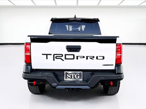 Used 2024 Toyota Tacoma TRD Pro AWD/4WD image 5