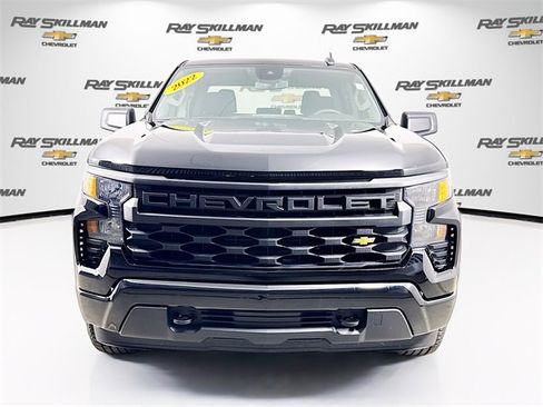 Used 2022 Chevrolet Silverado 1500 Custom image 2