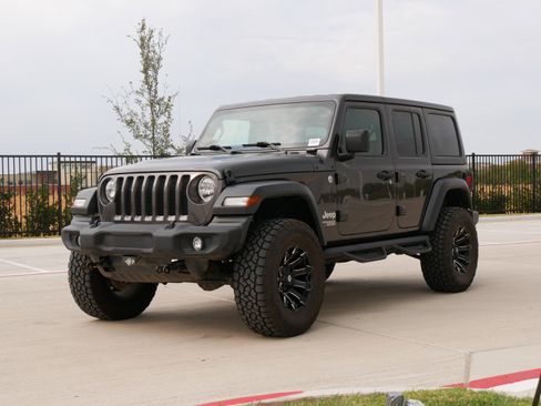 Used 2021 Jeep Wrangler Unlimited Sport AWD/4WD image 5