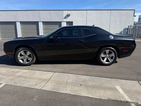 Used 2018 Dodge Challenger SXT Plus RWD image 3