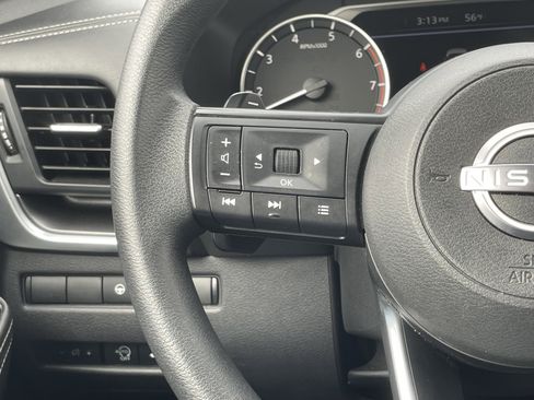 Used 2024 Nissan Rogue SV image 18