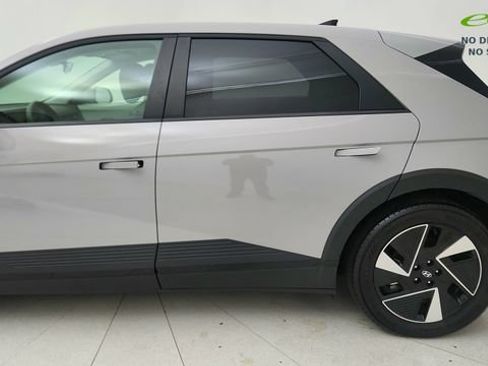 Used 2025 Hyundai Ioniq 5 SE RWD image 4