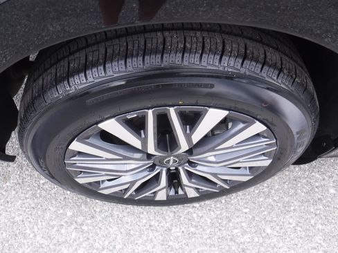 Used 2025 Nissan Altima 2.5 SV AWD/4WD image 4