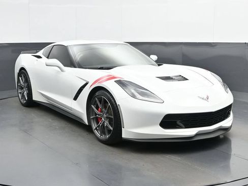 Used 2017 Chevrolet Corvette Stingray Coupe w/ 1LT RWD image 2