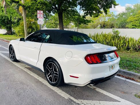 Used 2023 Ford Mustang Premium image 3
