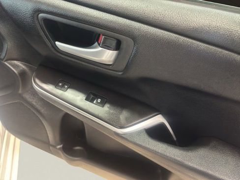 Used 2017 Toyota Camry SE FWD image 23