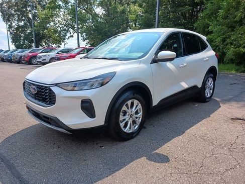Used 2023 Ford Escape Active w/ Tech Pack #2 AWD/4WD image 6