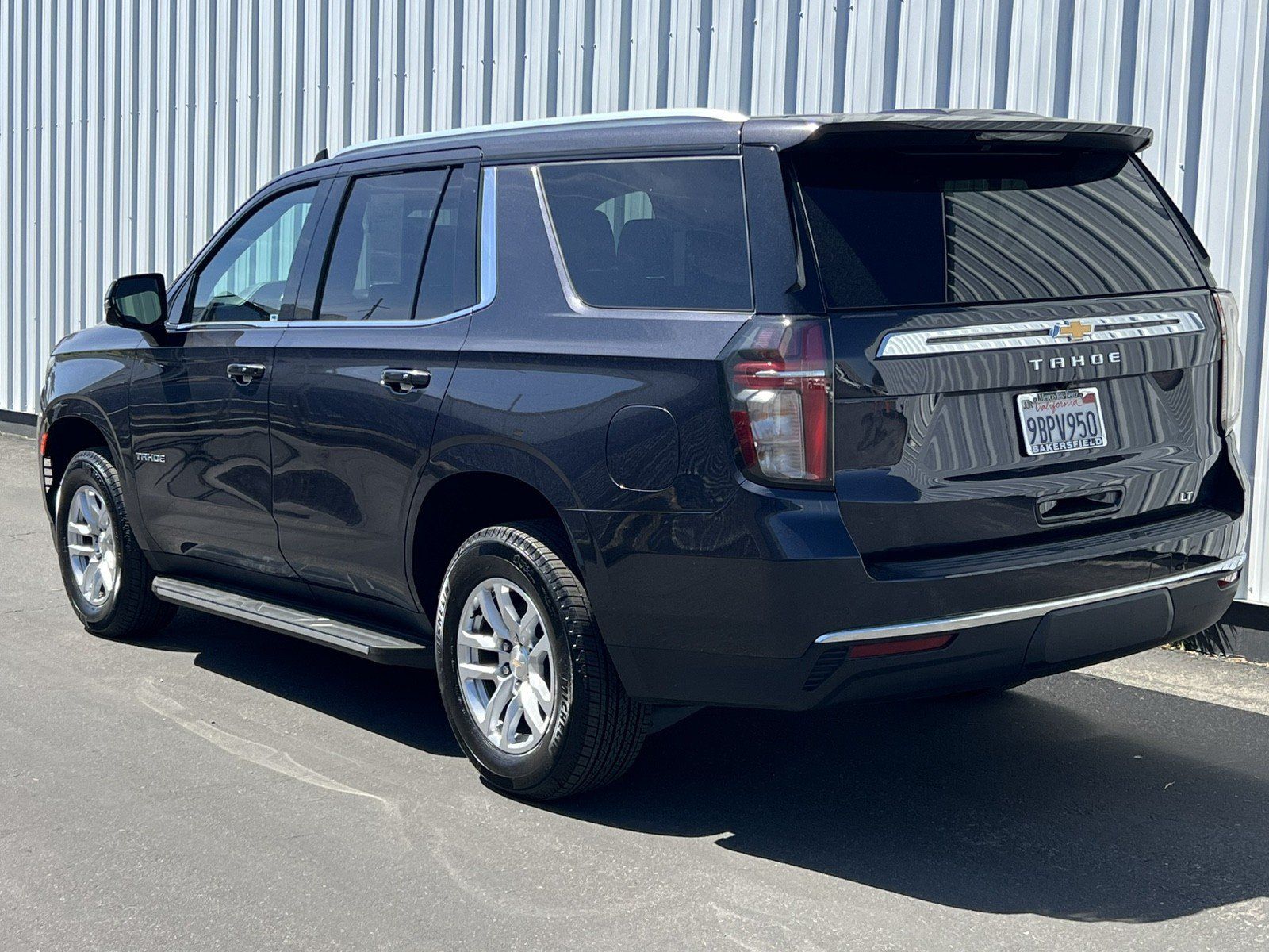 Used 2022 Chevrolet Tahoe LT w/ Luxury Package AWD/4WD image 4