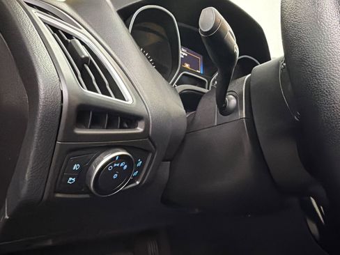 Used 2016 Ford Focus Titanium w/ Exterior Protection Package image 31