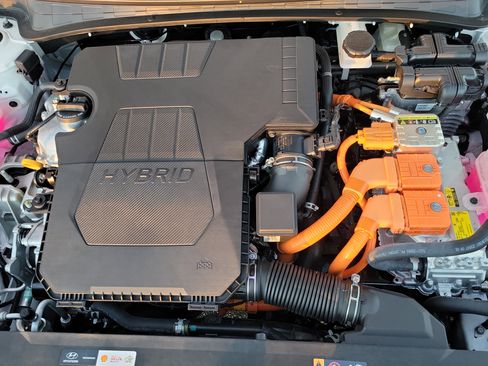 Certified 2025 Hyundai Elantra SEL image 25