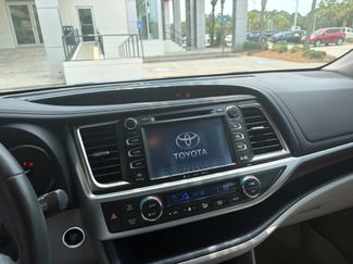 Used 2016 Toyota Highlander Limited Platinum FWD video 2