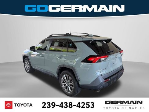 Used 2021 Toyota RAV4 XLE Premium image 10