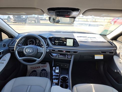 New 2023 Hyundai Sonata SEL FWD image 6