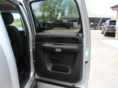 Used 2014 Chevrolet Silverado 2500 LT w/ Snow Plow Prep Package image 37