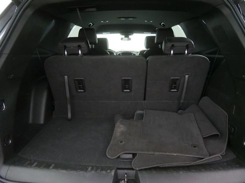 Used 2023 Chevrolet Traverse LT AWD/4WD image 7