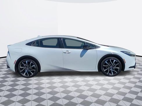 Used 2024 Toyota Prius Prime FWD image 7