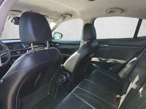 Used 2018 Alfa Romeo Stelvio AWD image 18