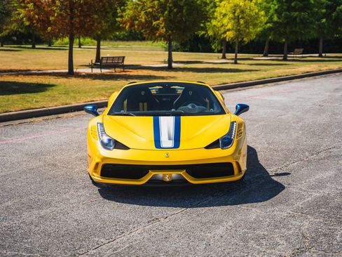 Used 2015 Ferrari 458 Speciale A RWD image 23