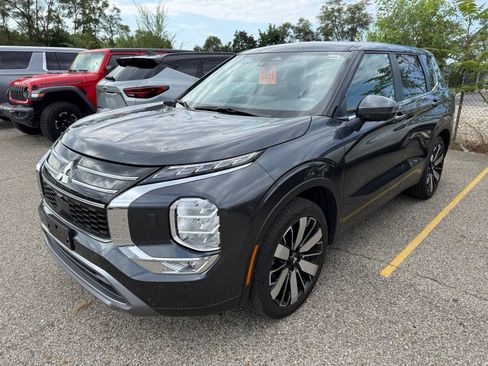 Used 2025 Mitsubishi Outlander SE AWD/4WD image 5