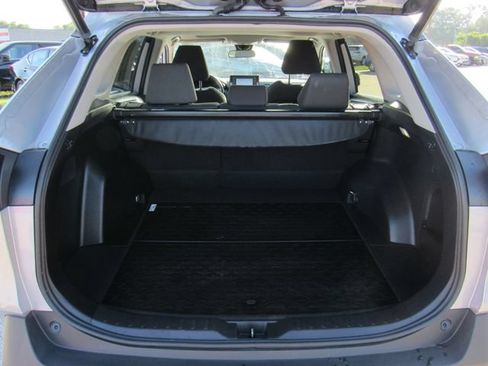 Used 2022 Toyota RAV4 XLE w/ Convenience Package AWD/4WD image 15