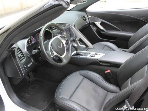 Used 2015 Chevrolet Corvette Stingray Convertible w/ 3LT Preferred Equipment Group RWD image 28