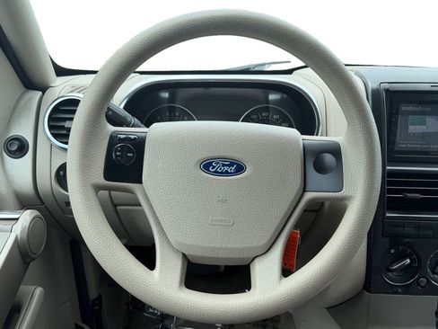 Used 2007 Ford Explorer XLT AWD/4WD image 13