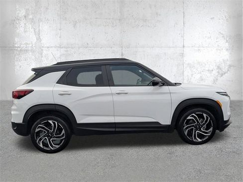 Certified 2024 Chevrolet TrailBlazer RS w/ Driver Confidence Package image 3