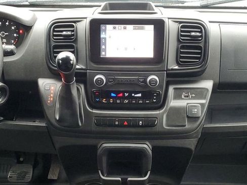 Used 2025 RAM ProMaster 2500 w/ Convenience Group image 21