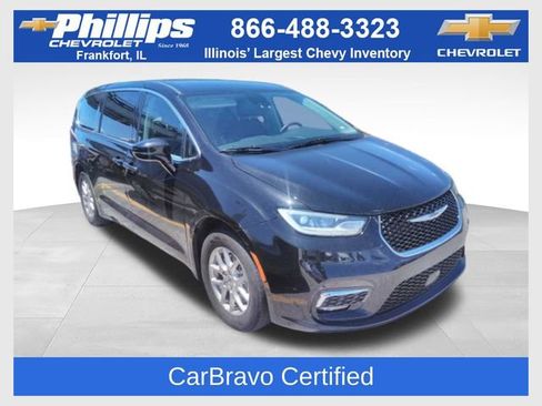 Used 2024 Chrysler Pacifica Touring-L FWD image 1
