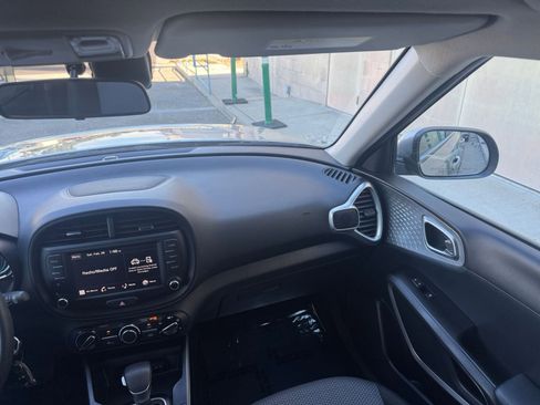 Used 2025 Kia Soul LX w/ LX Technology Package image 33