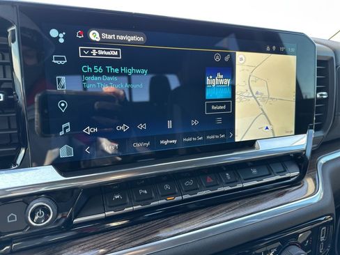 Used 2025 Chevrolet Silverado 1500 RST w/ Convenience Package II image 32