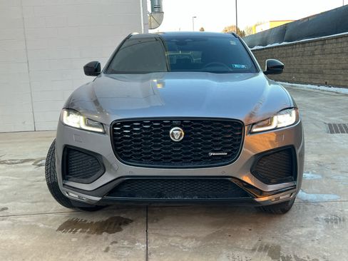 Used 2025 Jaguar F-PACE R-Dynamic S image 2