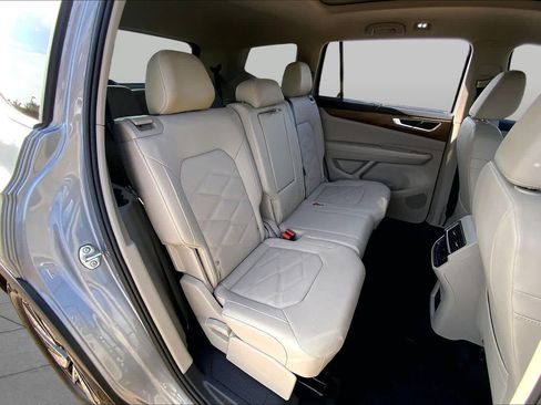 Used 2026 Volkswagen Atlas SE FWD image 20