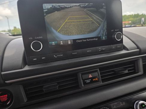 Used 2025 Honda Pilot Sport image 9