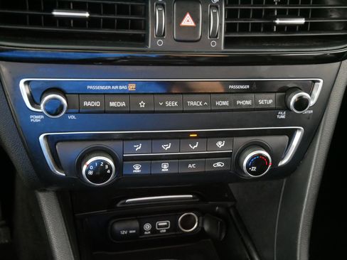 Used 2020 Kia Optima S image 23