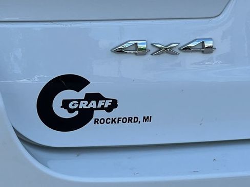 Used 2023 Jeep Grand Cherokee L Limited AWD/4WD image 2
