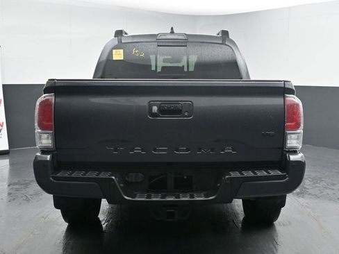 Used 2022 Toyota Tacoma TRD Sport image 7
